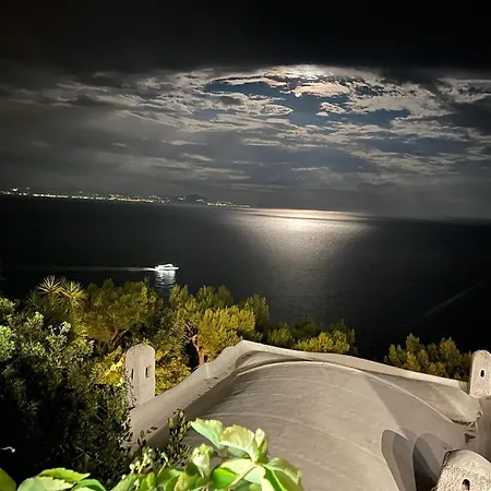 Luxury Sea View La Birbirella 康加德马里尼